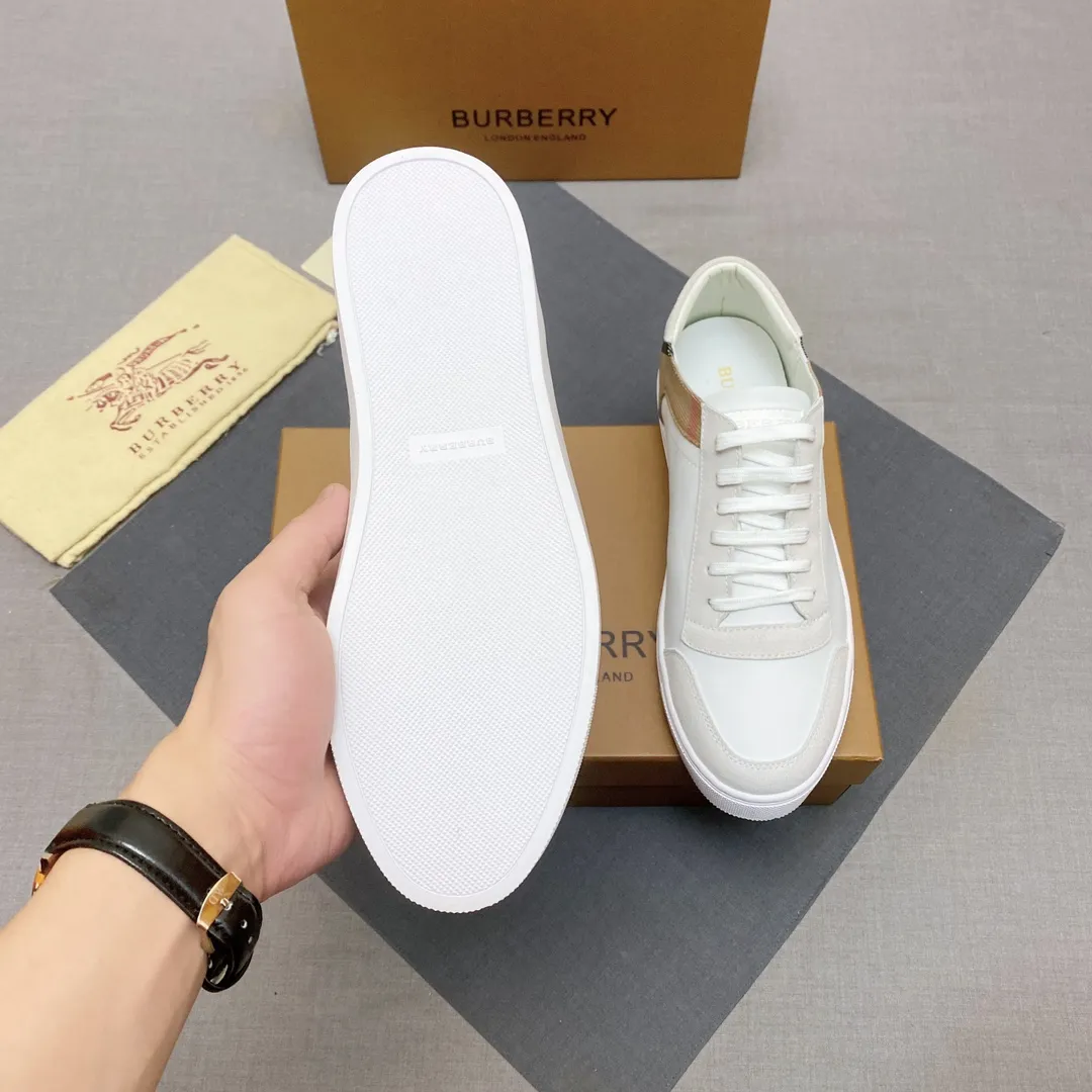 p400 【Burberry】Burberry’s new men’s casual shoes! Classic striped cloth paired with imported first-layer silk calfskin and high-mercerized nubuck leather. Real sheepskin lining is very comfortable. Original outsole. Two-color selection, details determine quality. Welcome to compare. Size: 38-44 No. 068